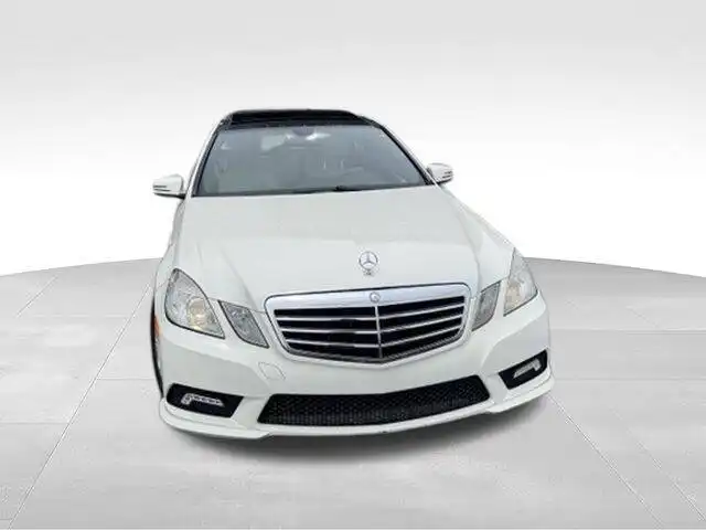 2011 Mercedes-Benz E-Class E350 Luxury's photo