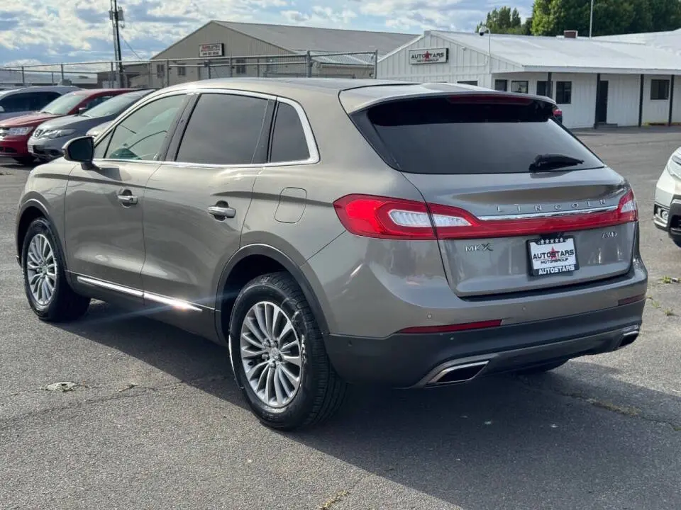 2017 Lincoln MKX Select AWD photo 3