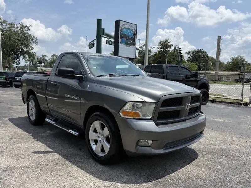 2012 RAM 1500 Express Regular Cab SWB photo 3