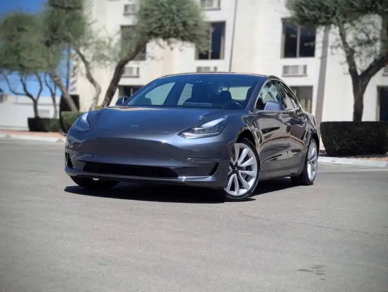 2018 Tesla Model 3 Long Range's photo