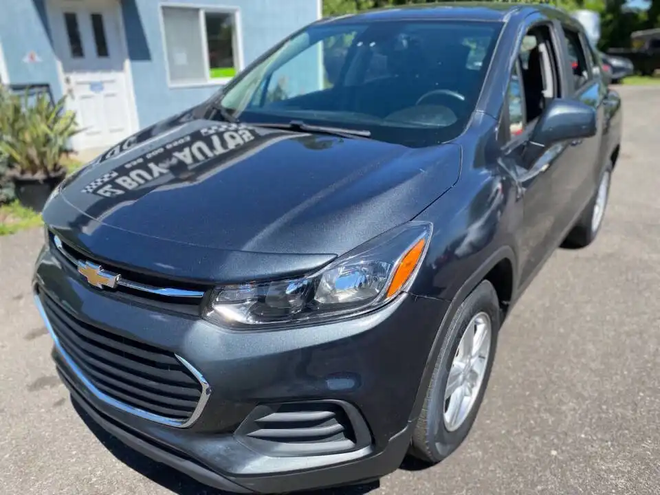 2020 Chevrolet Trax LS's photo