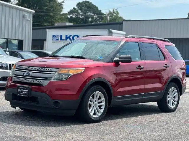 2015 Ford Explorer Base's photo