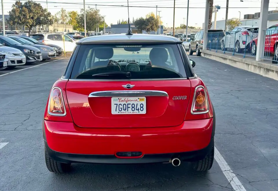 2010 MINI Cooper Base photo 5