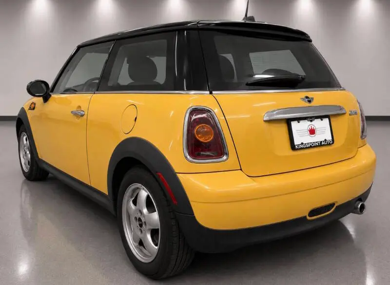 2009 MINI Cooper Base photo 4