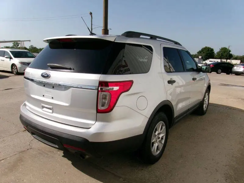 2012 Ford Explorer Base photo 4