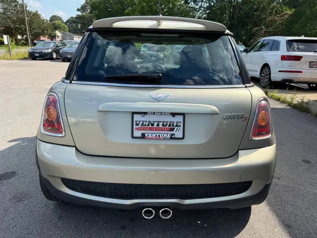 2010 MINI Cooper S photo 4