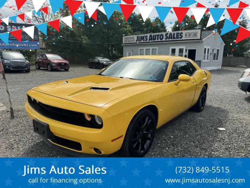 2018 Dodge Challenger SXT Plus's photo