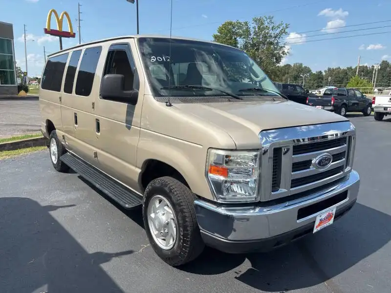 2012 Ford E-Series XLT E-350 Super Duty's photo