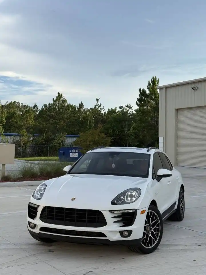 2018 Porsche Macan Base's photo