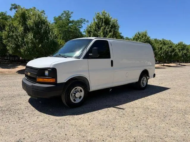 2015 Chevrolet Express 2500 Work Van HD photo 3