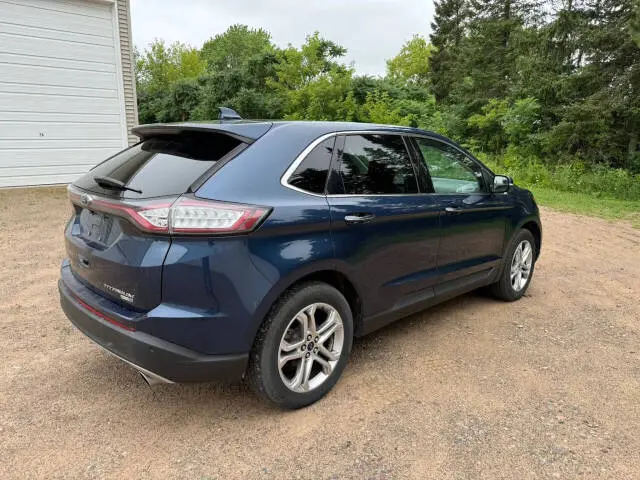 2017 Ford Edge Titanium AWD photo 4