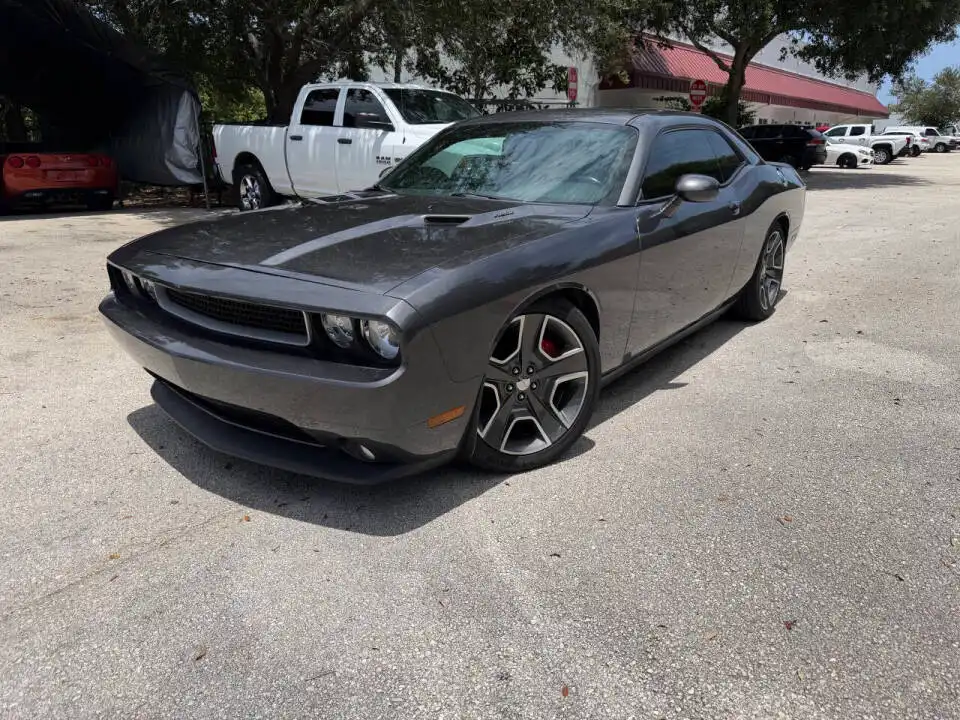 2013 Dodge Challenger R/T Classic's photo