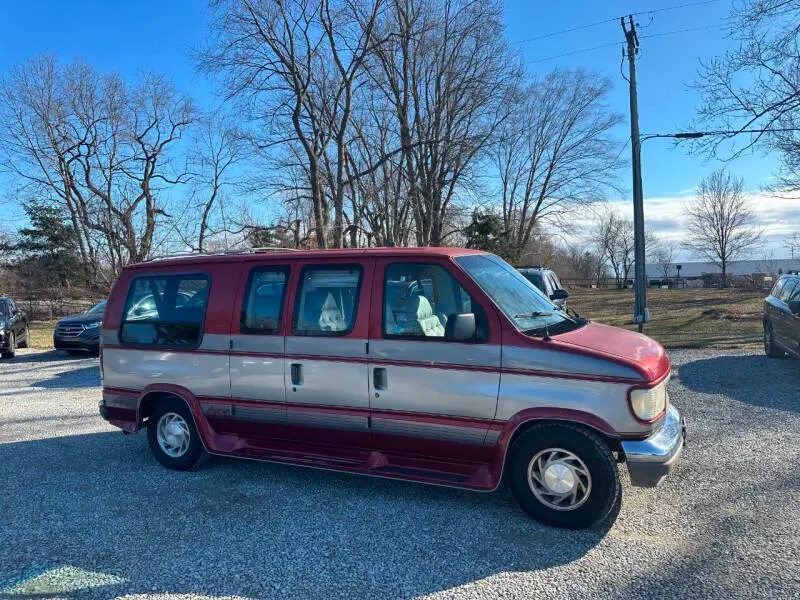 1996 Ford E-Series E-150 photo 4