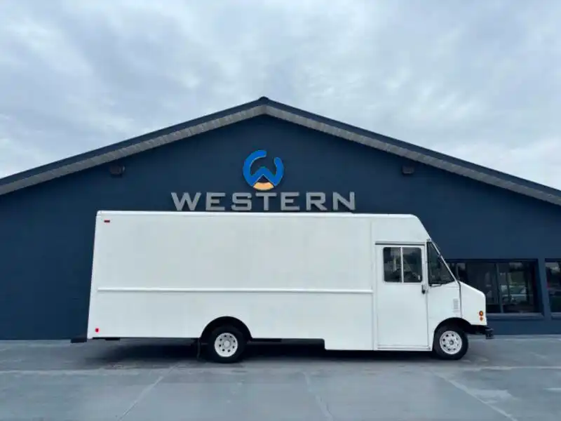 2006 Ford E-Series's photo