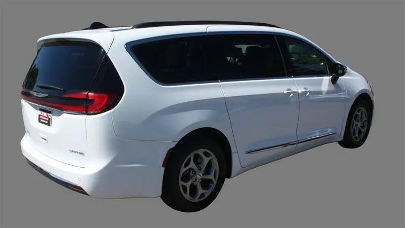 2023 Chrysler Pacifica Limited photo 4