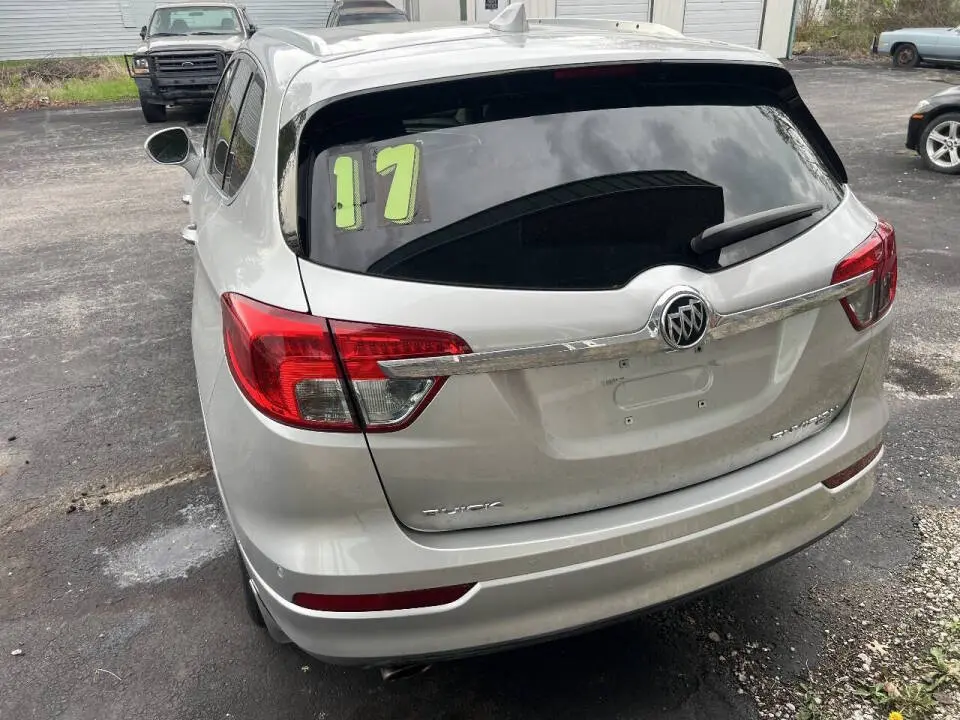 2017 Buick Envision Essence AWD photo 3