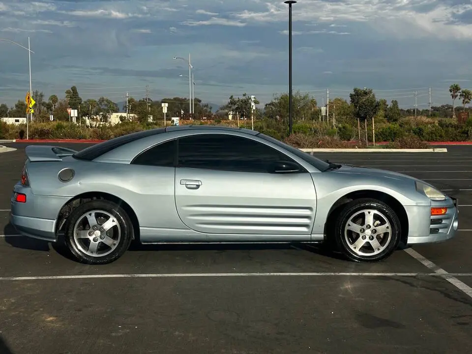 2003 Mitsubishi Eclipse GS photo 4