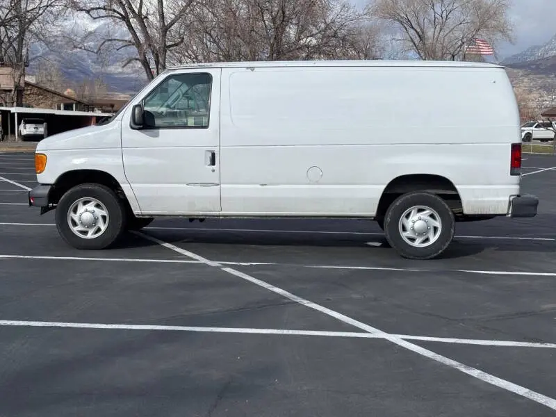 2006 Ford E-Series E-250 Van photo 4
