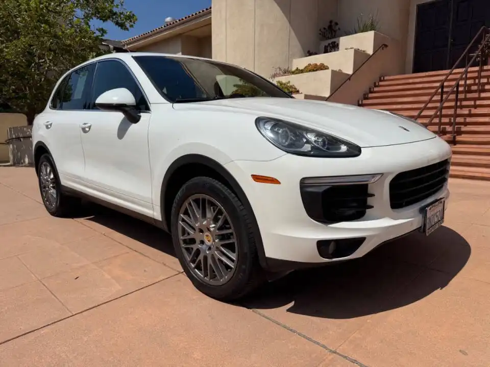 2016 Porsche Cayenne Tiptronic's photo