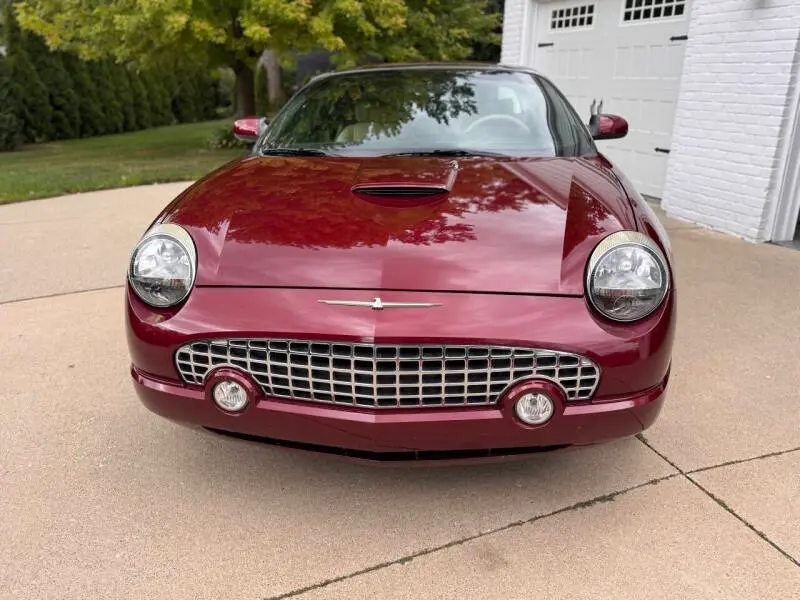 2004 Ford Thunderbird Deluxe photo 3
