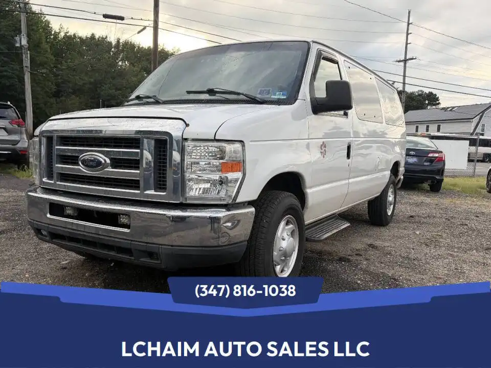 2012 Ford E-Series E-350 XLT Super Duty's photo