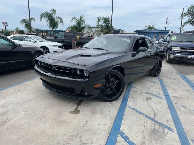 2016 Dodge Challenger SXT photo 3