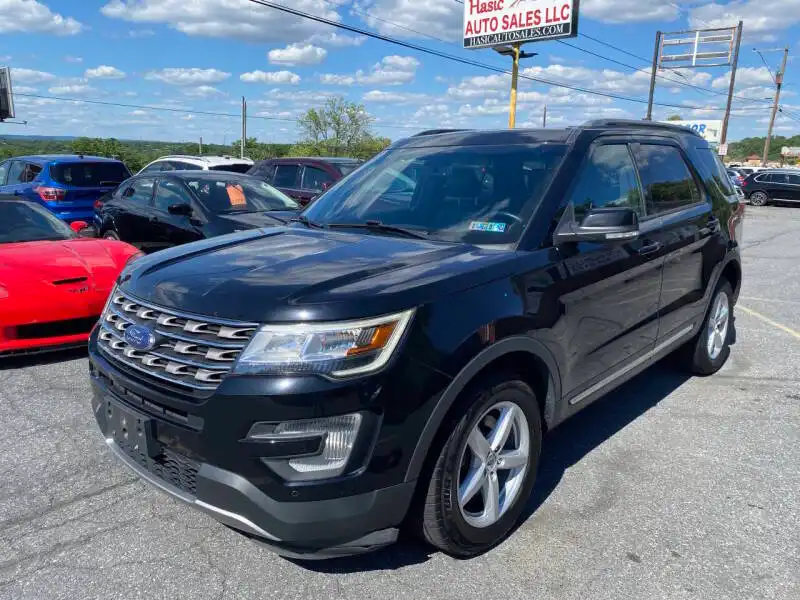 2017 Ford Explorer XLT 4WD's photo