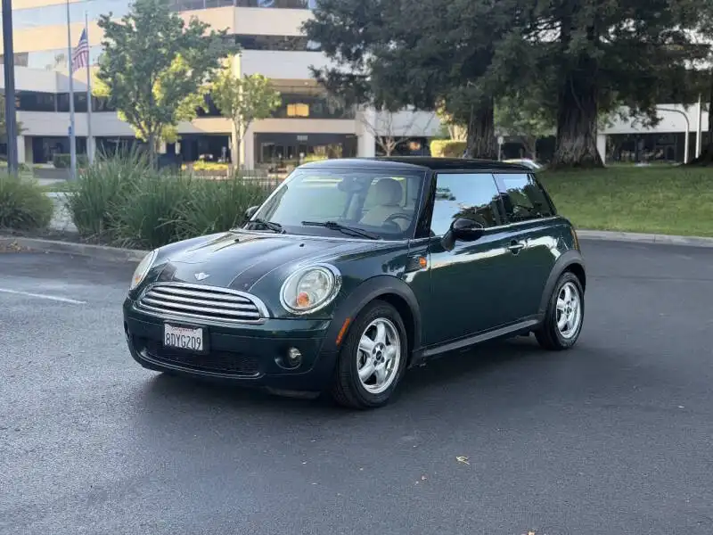 2009 MINI Cooper Base's photo