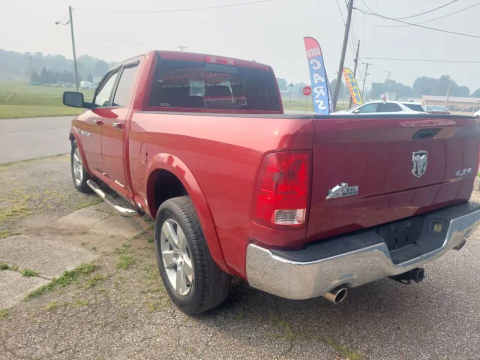 2012 RAM 1500 SLT 4x4 Quad Cab photo 3