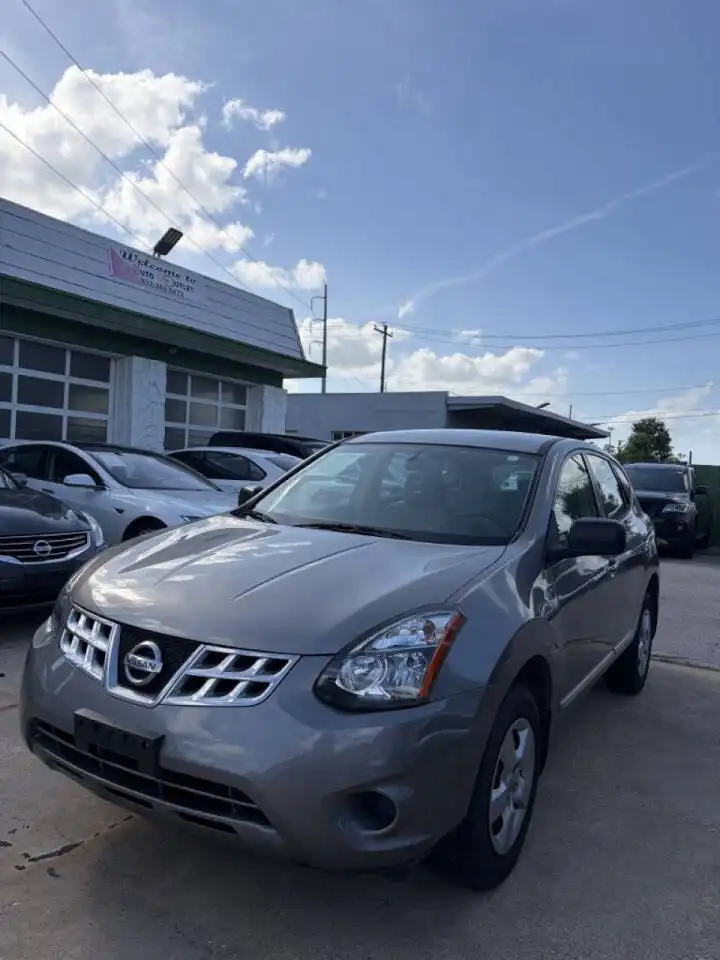 2014 Nissan Rogue Select S FWD's photo