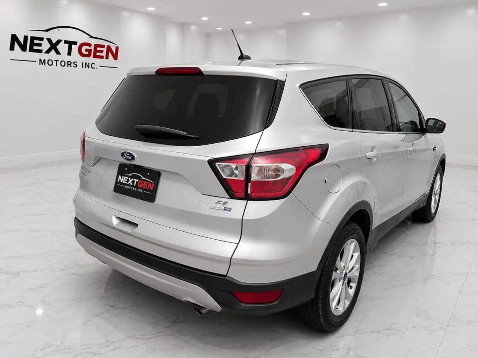 2017 Ford Escape SE 4WD photo 4
