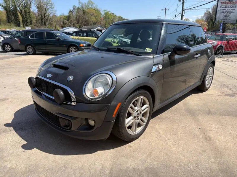 2011 MINI Cooper S photo 4