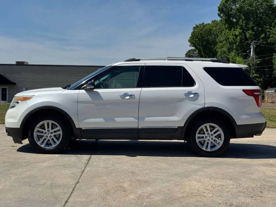 2013 Ford Explorer XLT photo 3