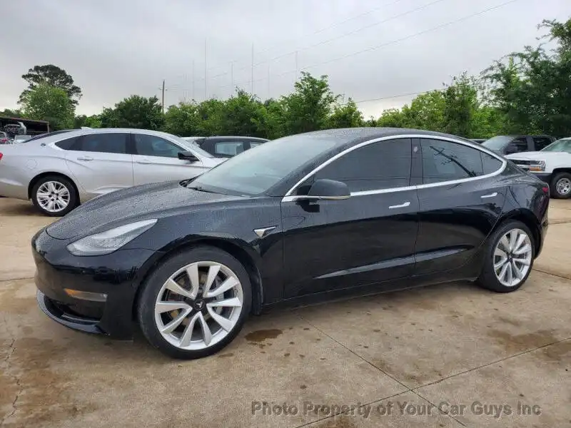 2019 Tesla Model 3 Rear-Wheel Drive Mid Range's photo