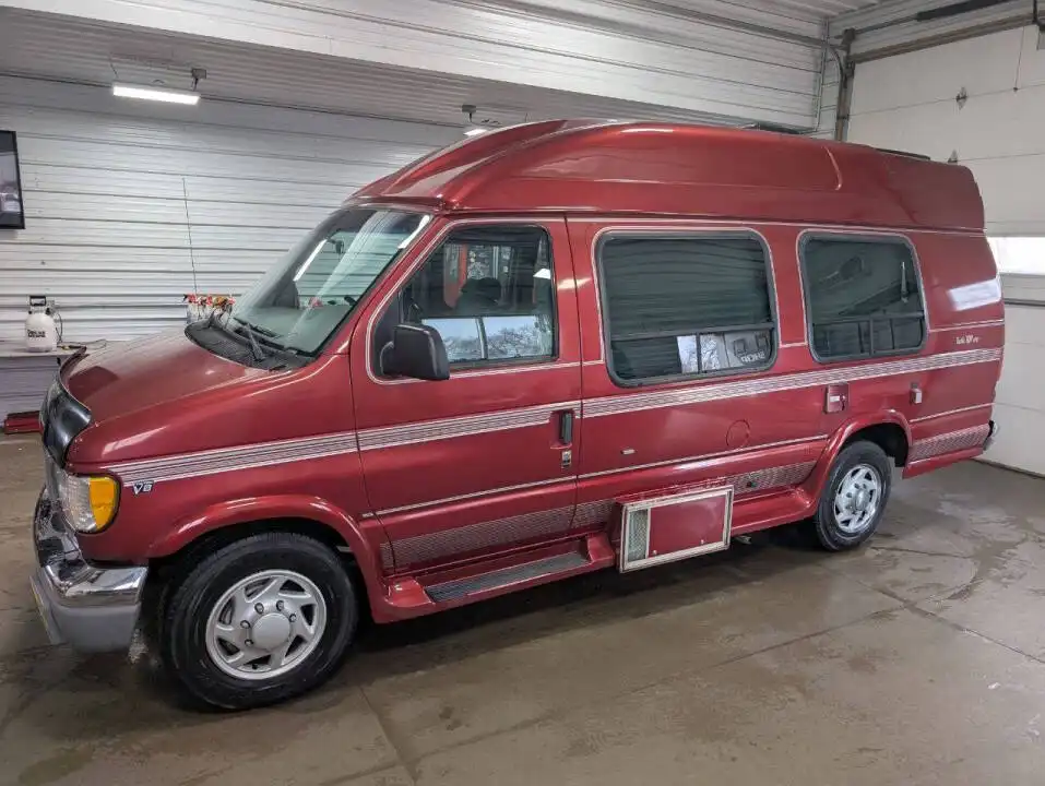 1997 Ford E-Series's photo
