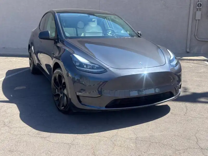 2024 Tesla Model Y Long Range Dual Motor All-Wheel Drive's photo