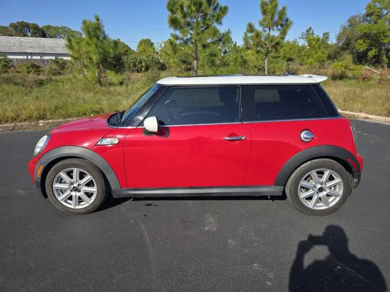 2011 MINI Cooper S photo 3