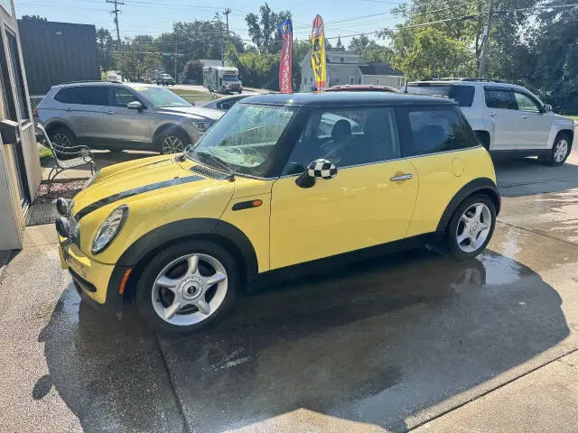2004 MINI Cooper Cooper photo 3