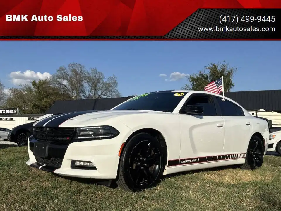 2016 Dodge Charger SXT's photo