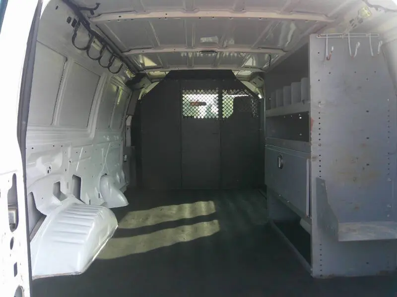 2014 Ford E-Series E-150 Van photo 5