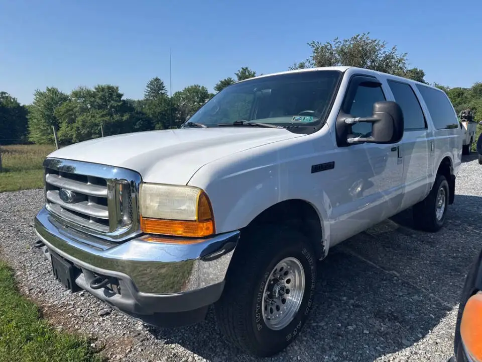2001 Ford Excursion XLT 4x4 photo 1