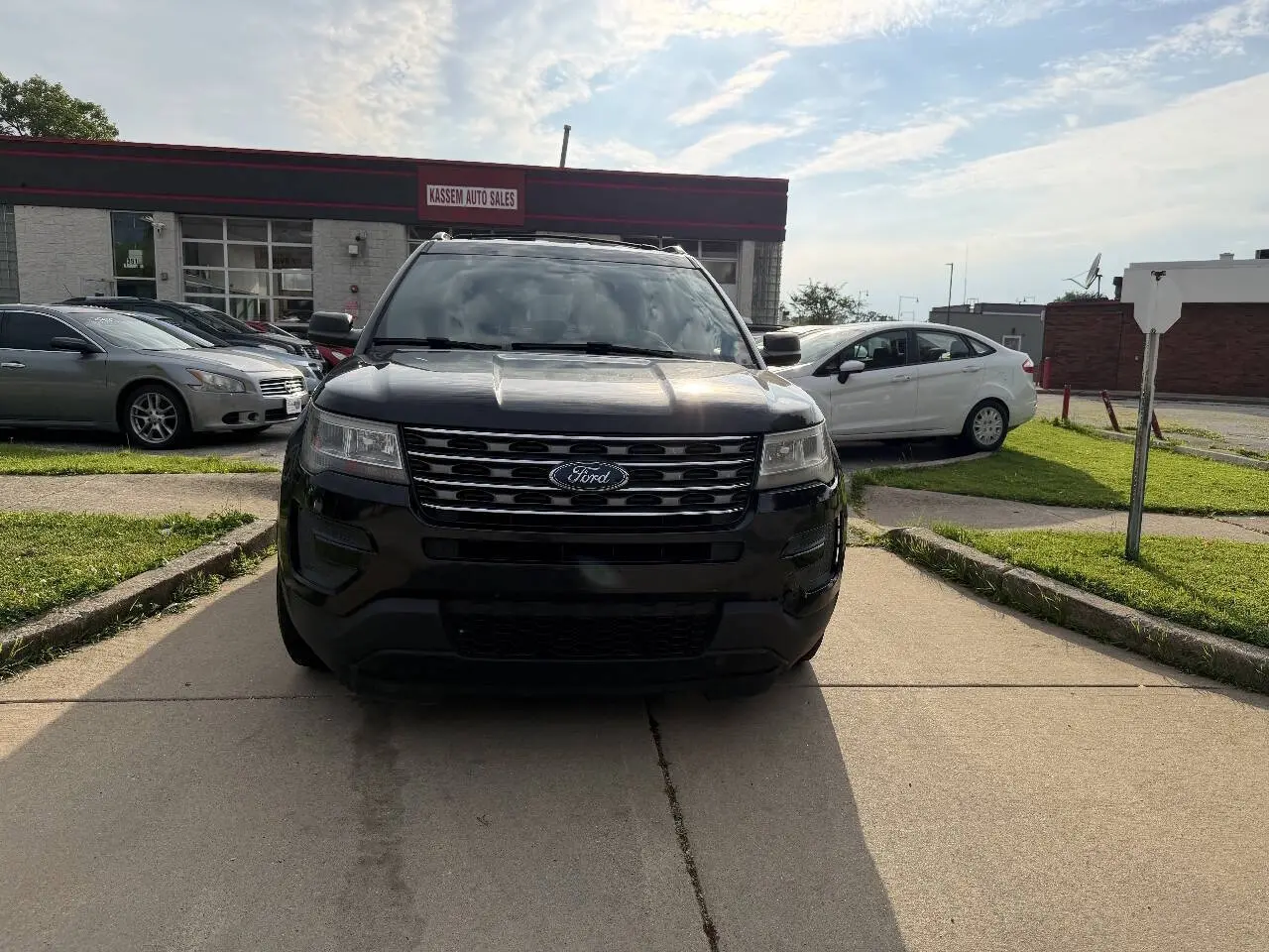 2017 Ford Explorer Base FWD photo 3