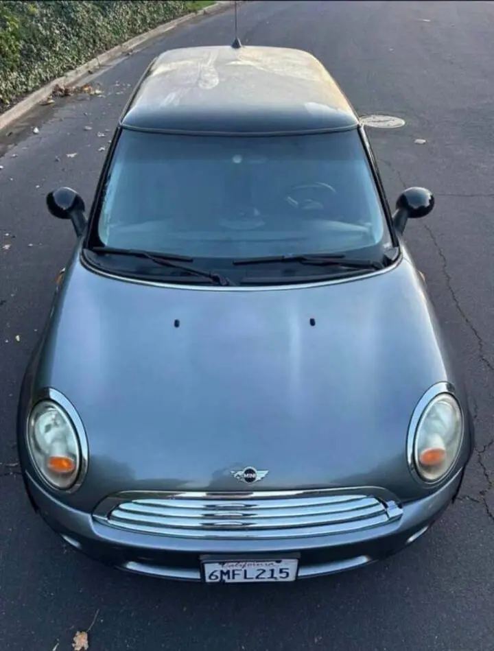 2010 MINI Cooper Base photo 3