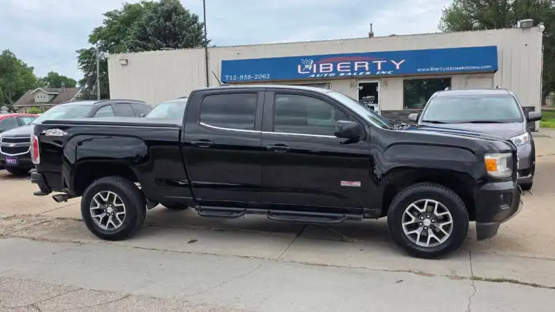 2015 GMC Canyon 4WD SLE Crew Cab Short Box's photo