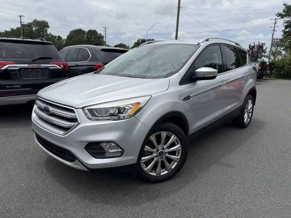 2017 Ford Escape Titanium's photo