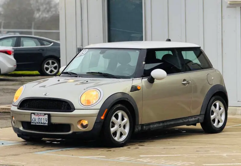2009 MINI Cooper Base photo 5