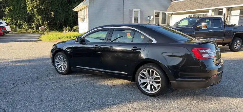 2016 Ford Taurus Limited AWD's photo