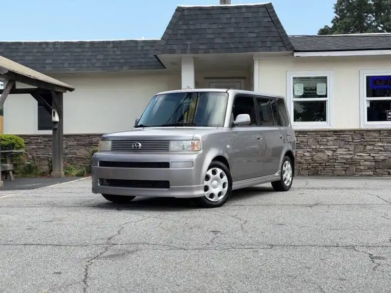 2005 Scion xB 4AT's photo