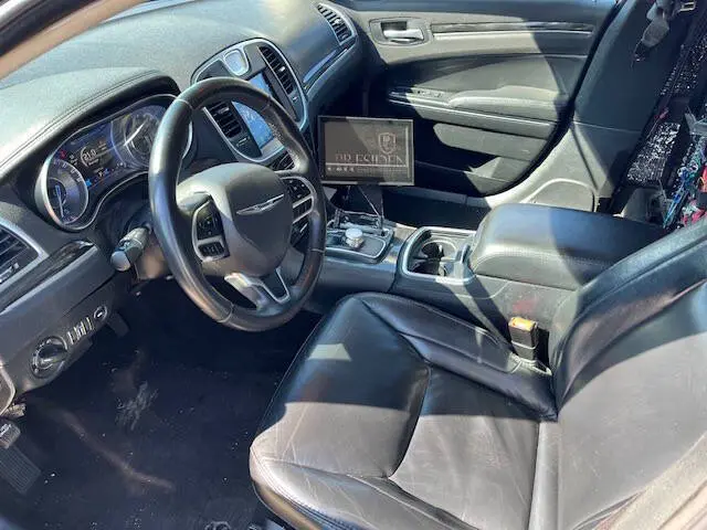 2017 Chrysler 300 Limited photo 5
