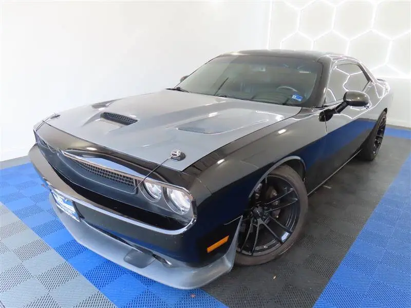 2014 Dodge Challenger SRT8 Core photo 4
